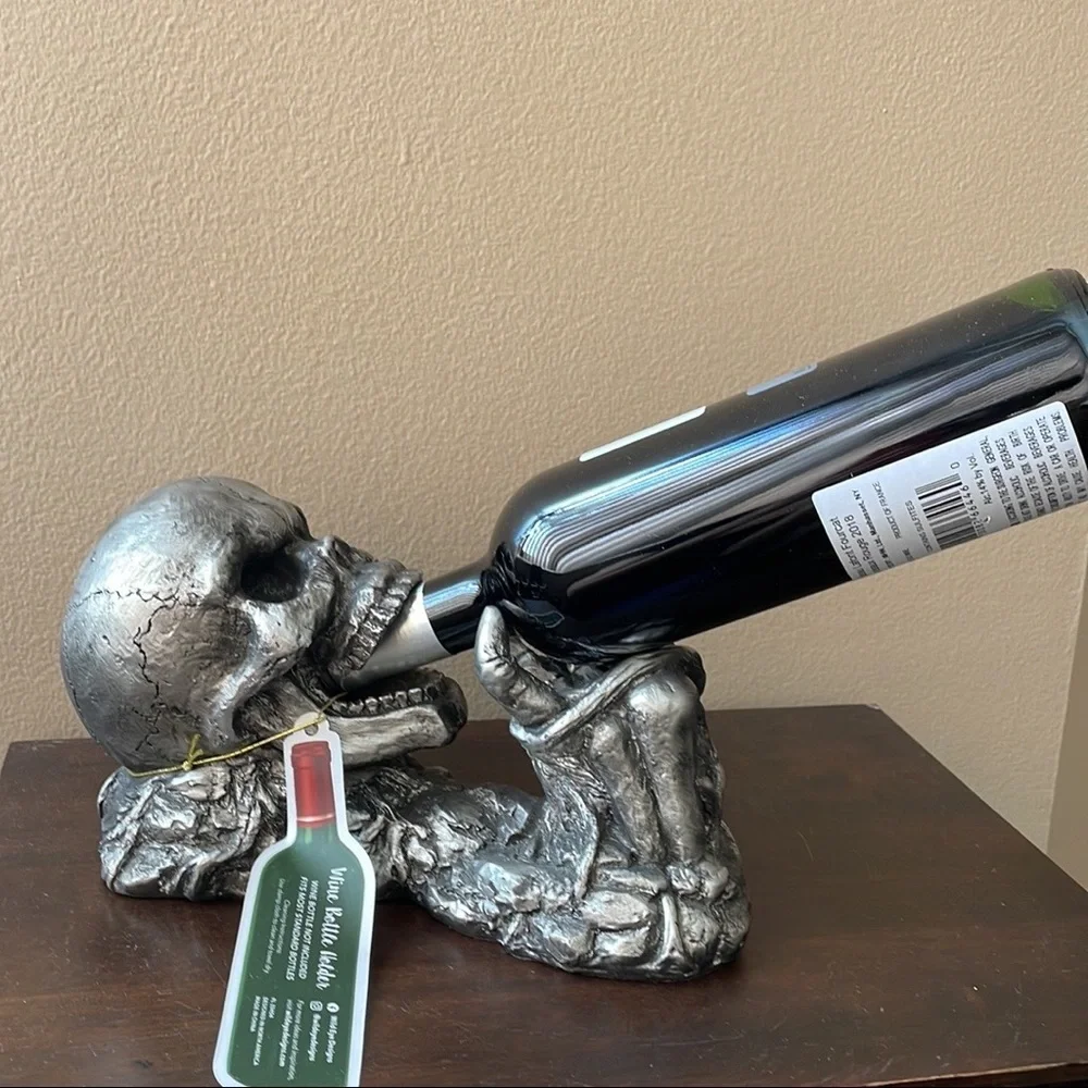 New Halloween Skull wine Bottle Holder - Picture 4 of 6